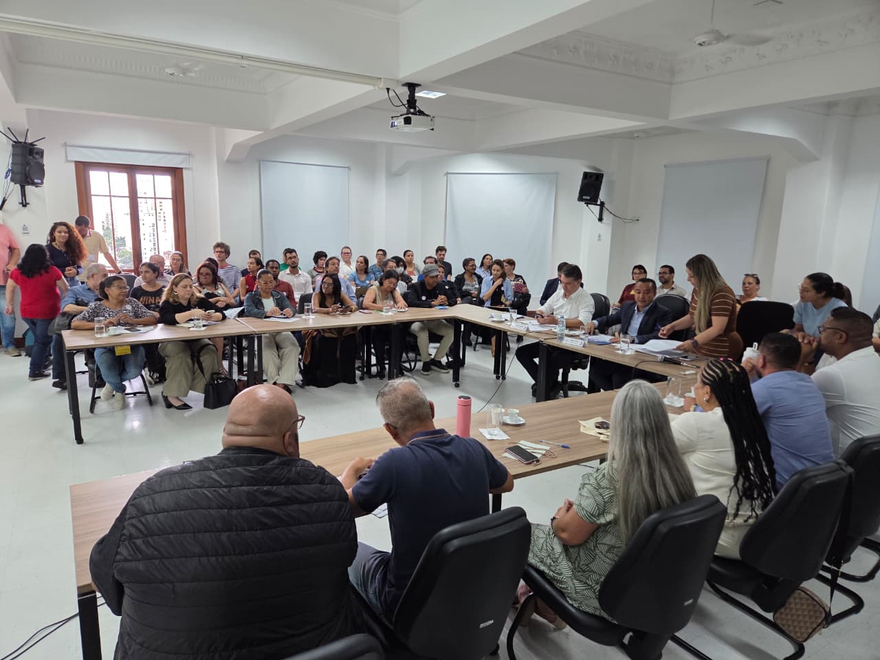 O objetivo do CMH é acompanhar, fiscalizar e avaliar as ações da habitação no município.