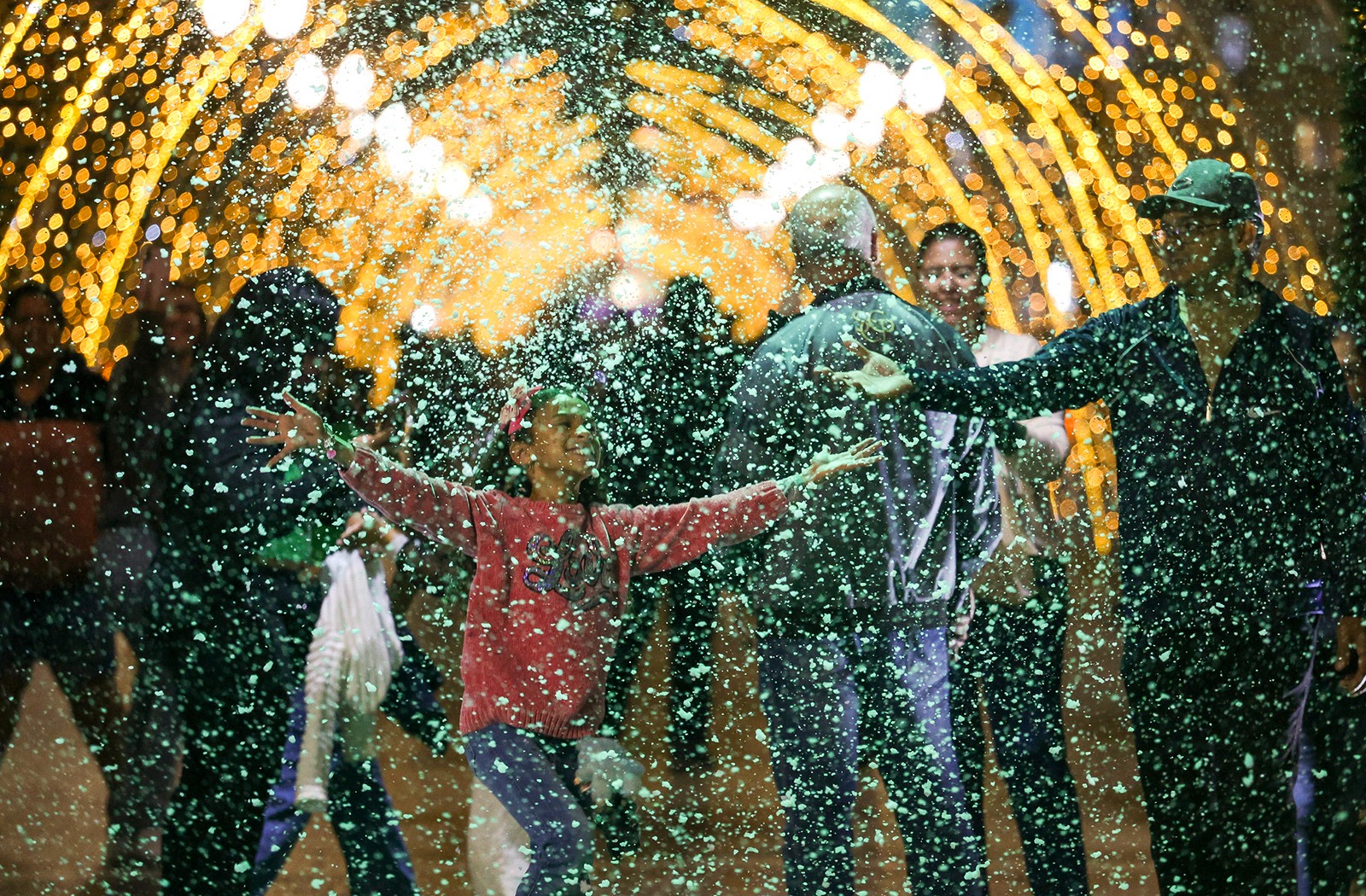 Vista aérea de área urbana com edifícios e vias