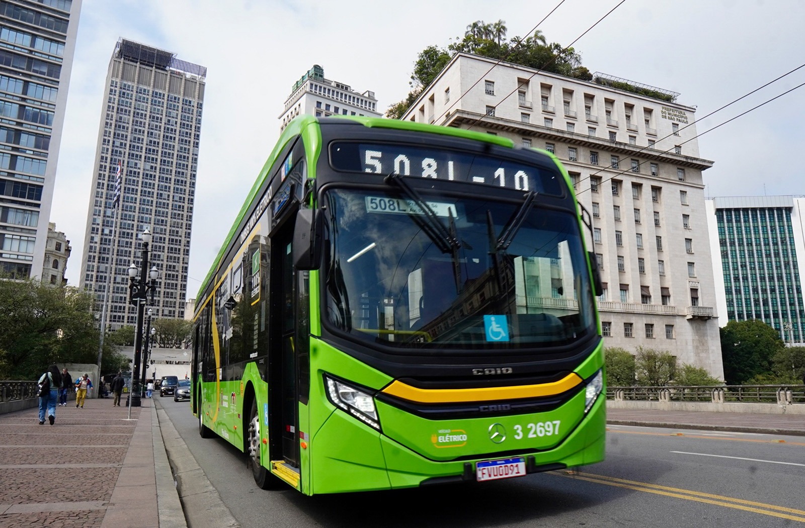Prefeitura obtém crédito internacional de R$ 3,6 bilhões: mais de 1.100 novos ônibus elétricos e reestruturação da rede hospitalar