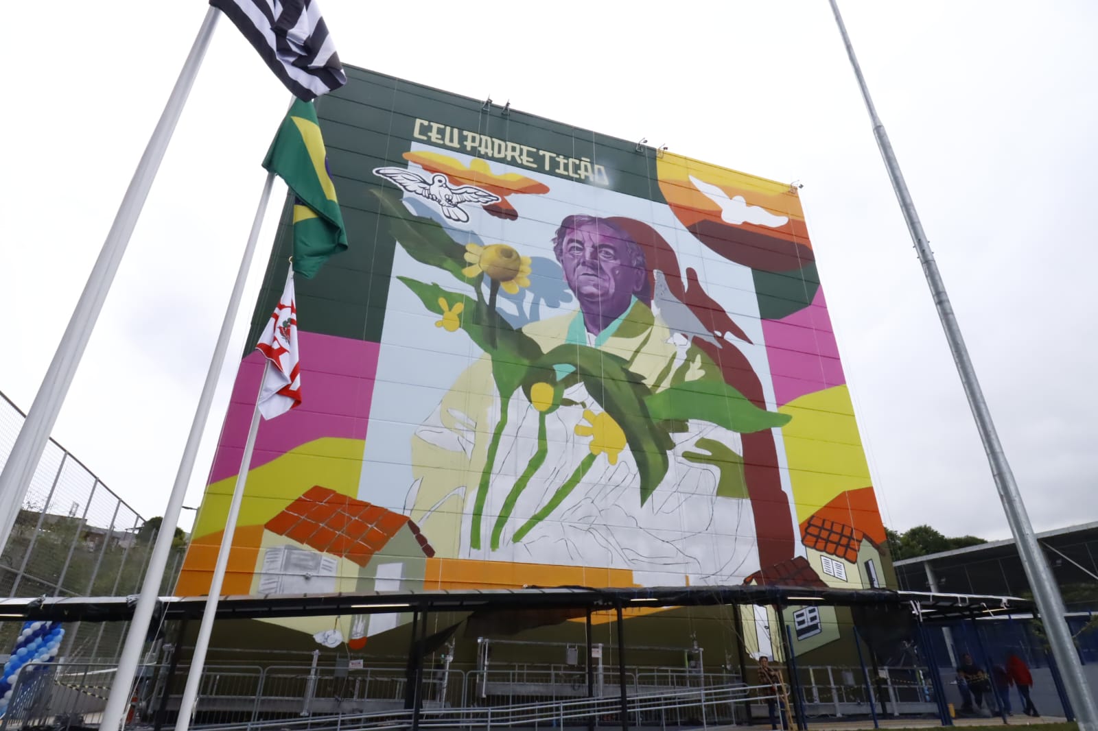 Fachada do CEU Padre Ticão