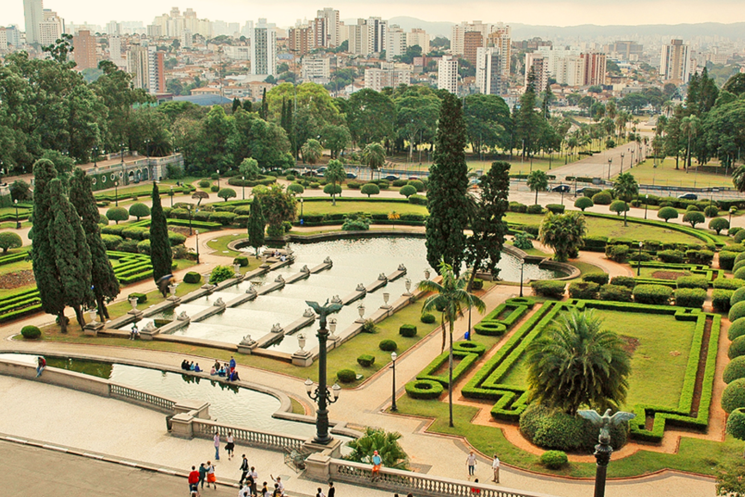 Jardim do Museu do Ipiranga. 